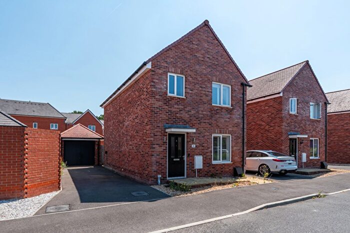 3 Bedroom Detached House For Sale In Parsons Avenue, Bursledon, SO31