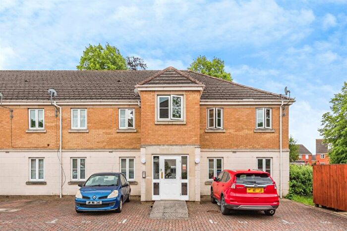 2 Bedroom Apartment For Sale In Winton Road, Swindon, SN3
