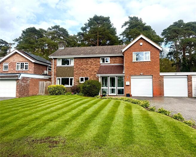 5 Bedroom Detached House For Sale In Greenhill Close, Camberley, Surrey, GU15