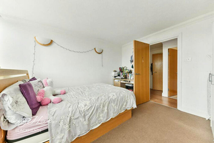 2 Bedroom Apartment To Rent In Master Gunner Place, London, SE18