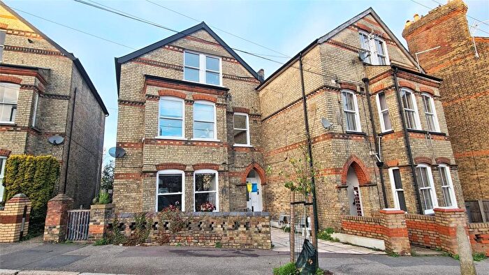 2 Bedroom Flat To Rent In Park Road, High Barnet, EN5