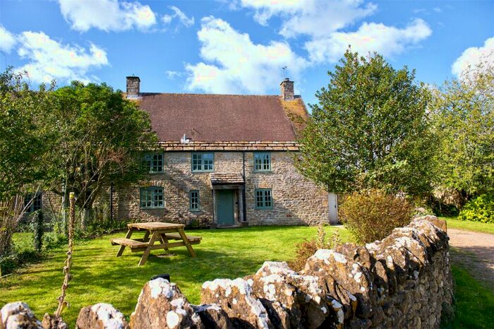 3 Bedroom Semi-Detached House To Rent In Clifton Maybank, Yeovil, BA22