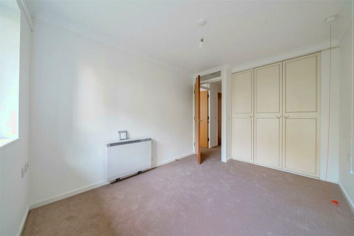 1 Bedroom Apartment For Sale In Wordsworth Drive, Cheam, Sutton, SM3
