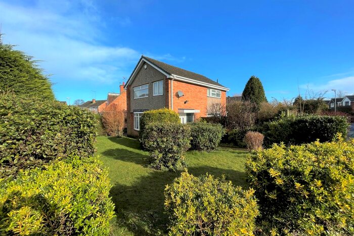 3 Bedroom Detached House To Rent In Longwood Close, Leeds, West Yorkshire, LS17