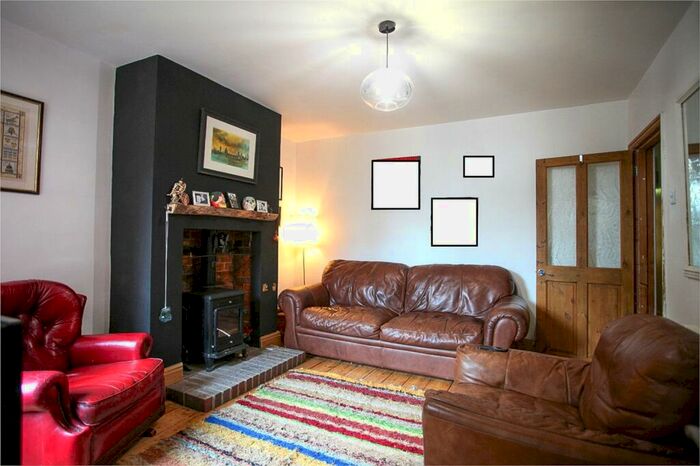 3 Bedroom Semi-Detached House For Sale In Waverley Avenue, Netley Abbey, Southampton, Hampshire, SO31