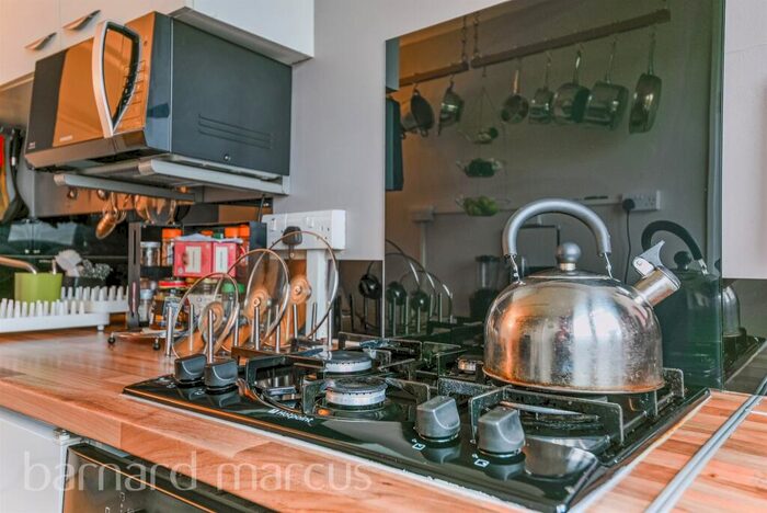 1 Bedroom Flat For Sale In Friern Road, London, SE22