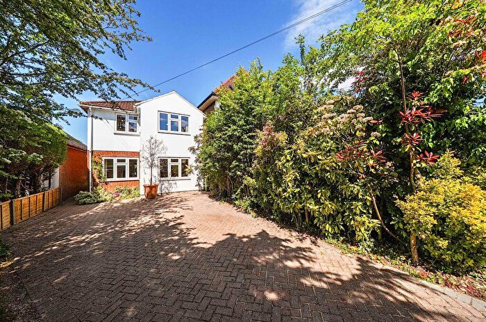 3 Bedroom Detached House For Sale In Days Lane, Sidcup, DA15