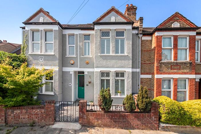 4 Bedroom House For Sale In Lutwyche Road, Catford, London, SE6