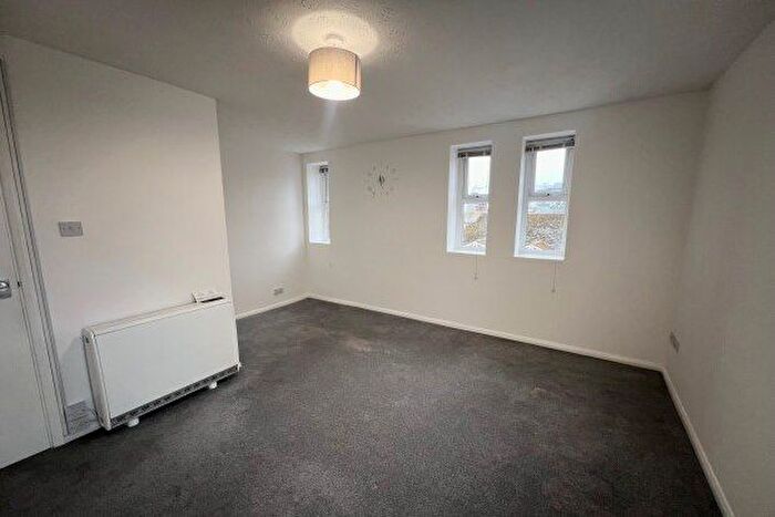 1 Bedroom Flat To Rent In Queen Street, Torquay, TQ1