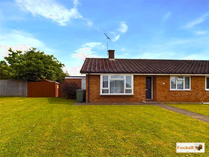 2 Bedroom Semi-Detached Bungalow For Sale In Holly Lane, Rushmere St. Andrew, Ipswich, IP5