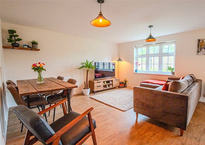 2 Bedroom Flat For Sale In Alexander Road, Frenchay, Bristol, BS16