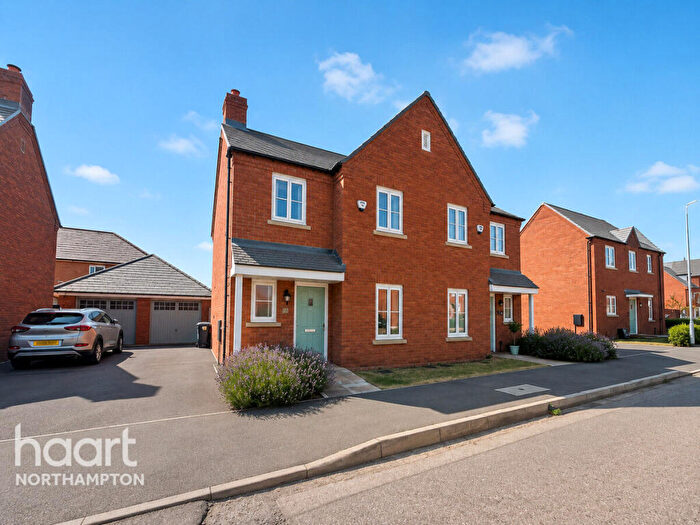 3 Bedroom Semi-Detached House For Sale In Upton Hall Crescent, Northampton, NN5