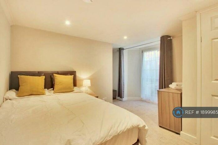 6 Bedroom Semi-Detached House To Rent In Union Street, Maidstone, ME14