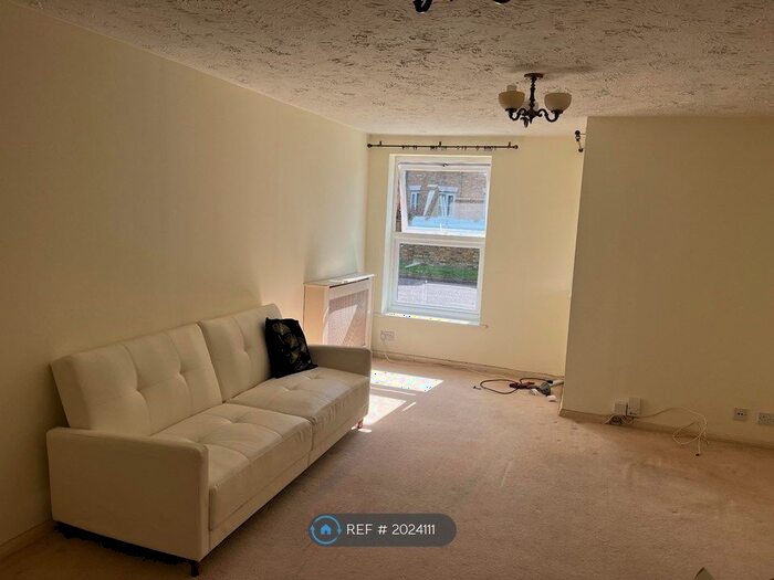 1 Bedroom Flat To Rent In Millers Green Close, Enfield, EN2