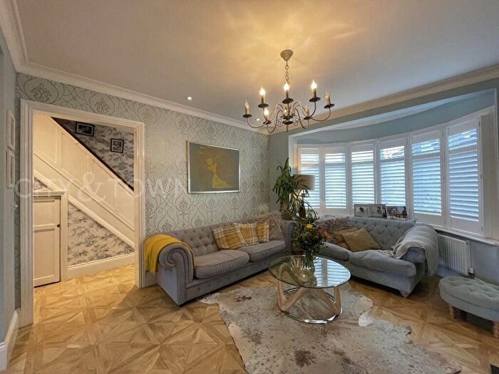 4 Bedroom Semi-Detached House To Rent In Penhill Road, Bexley, Greater London, DA5