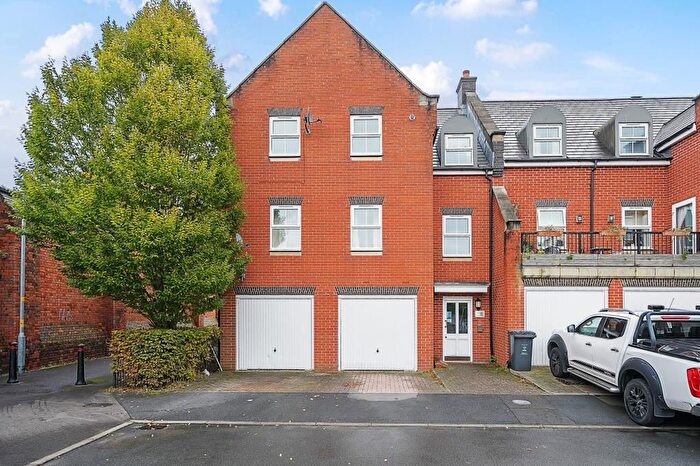 2 Bedroom Flat To Rent In Lynmouth Road, Churchward, SN2