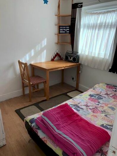 Studio To Rent In St. Heliers Avenue, Hounslow, Greater London, TW3