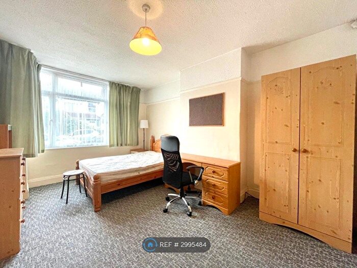 5 Bedroom Terraced House To Rent In Keys Avenue, Bristol, BS7