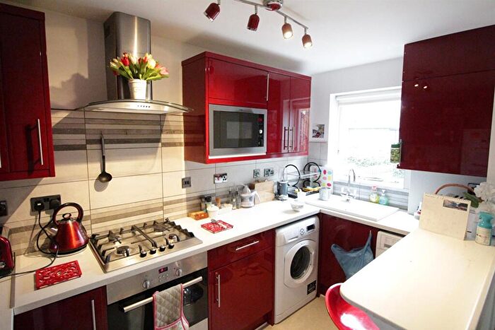 2 Bedroom Maisonette To Rent In Falcon Way, Mudchute, E14