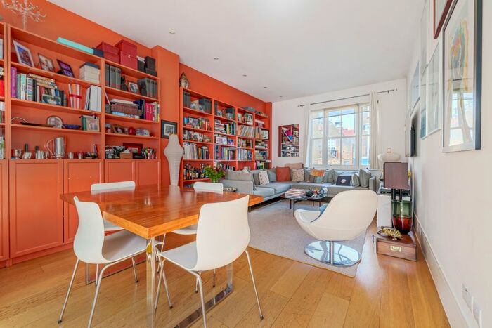 2 Bedroom Flat To Rent In Portobello Road, London, W11