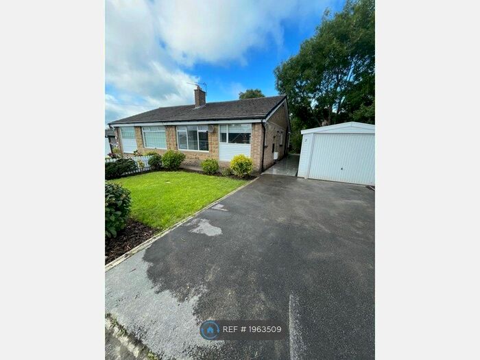 2 Bedroom Bungalow To Rent In Escroft Close, Wyke, Bradford, BD12