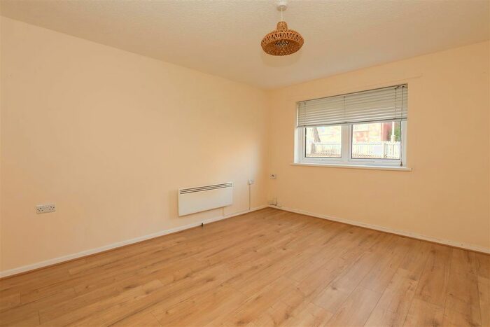 1 Bedroom Flat To Rent In Andrewes Close, Leicester, LE3