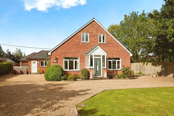 5 Bedroom Detached House For Sale In Upavon Road, North Newnton, Pewsey, SN9