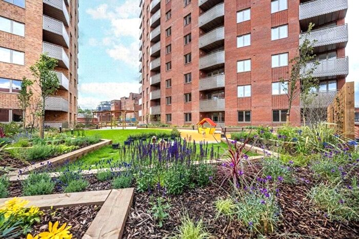 1 Bedroom Flat To Rent In Elmsleigh Road, Staines-Upon-Thames, Surrey, TW18