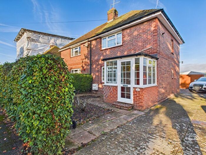 3 Bedroom Semi Detached House For Sale In Sychem Place, Five Oak Green, TN12