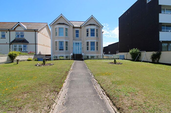 1 Bedroom Flat To Rent In Glan Y Don Ltd, East Parade, Rhyl, Denbighshire, LL18