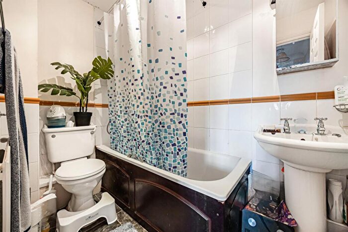 2 Bedroom Apartment For Sale In Elliotts Way, Caversham, Reading, RG4 - Photo 10