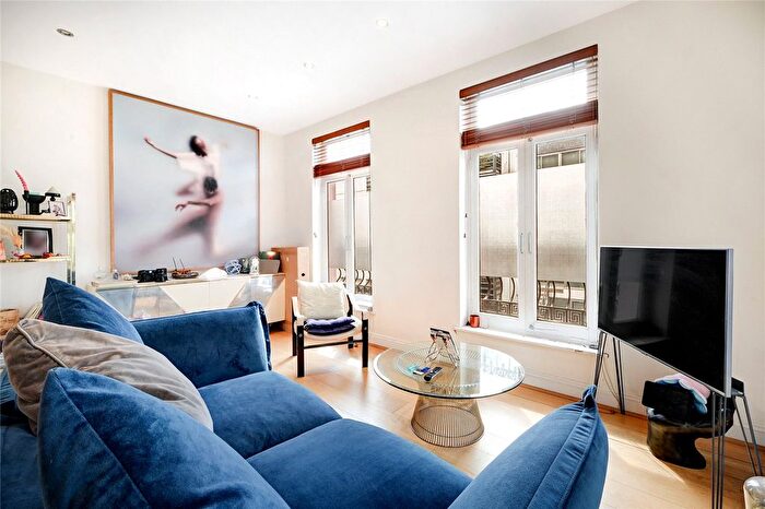 1 Bedroom Mews To Rent In Lansdowne Mews, London, W11