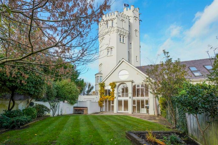 3 Bedroom Terraced House To Rent In Ruxley Ridge, Claygate, KT10