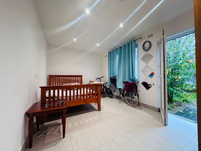 Studio To Rent In Brookfield Close, London, NW7