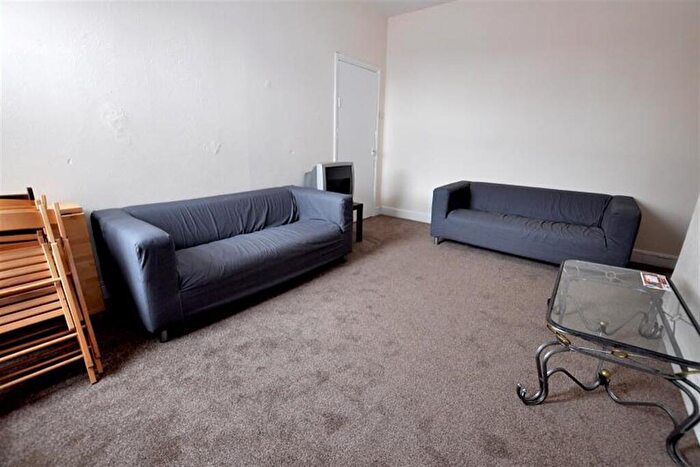 4 Bedroom Flat To Rent In Coniston Avenue, West Jesmond, Newcastle Upon Tyne, NE2