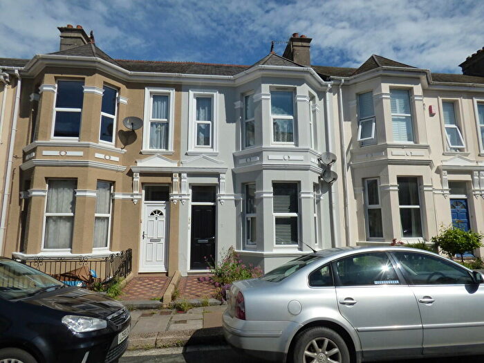 2 Bedroom Apartment To Rent In Old Park Road, Peverell, PL3