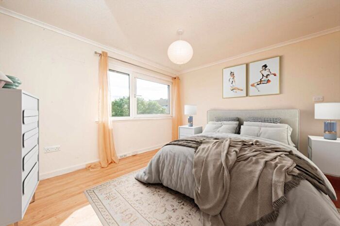 2 Bedroom Flat For Sale In Christian Grove, Edinburgh, EH15