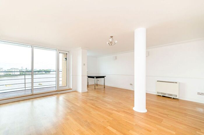 3 Bedroom Flat To Rent In Glaisher Street, Greenwich, London, SE8