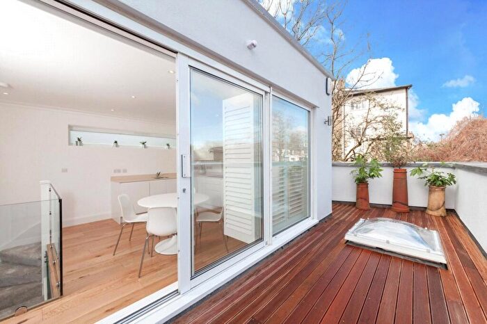 2 Bedroom End Of Terrace House To Rent In Hilldrop Crescent, Kentish Town, N7