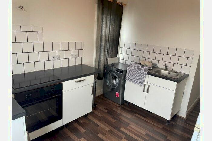 2 Bedroom Maisonette To Rent In Frant Road, Thornton Heath, CR7