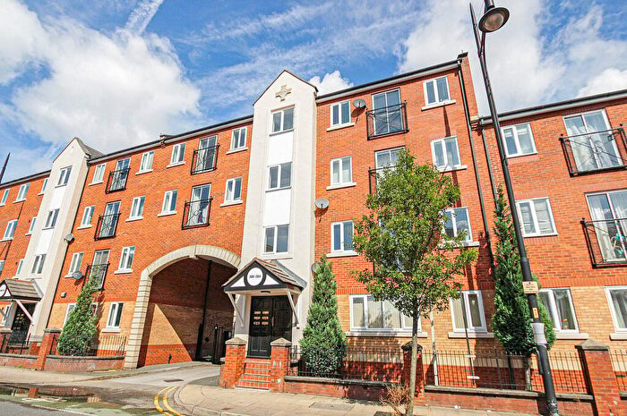 2 Bedroom Apartment To Rent In Stretford Road, Hulme, Manchester, M15