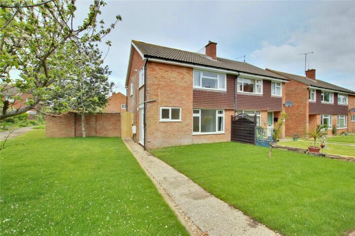 3 Bedroom End Of Terrace House To Rent In Parham Close, Rustington, Littlehampton, West Sussex, BN16