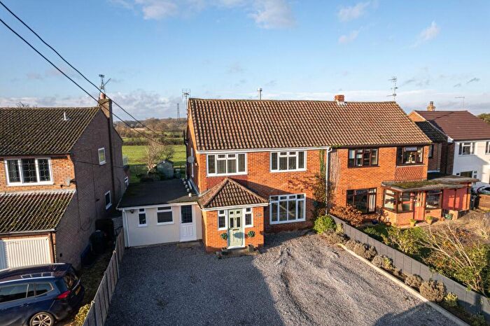 4 Bedroom Semi-Detached House For Sale In The Hurst, Winchfield, RG27