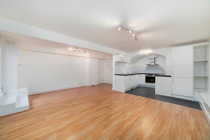 1 Bedroom Flat To Rent In Montague Street, London, WC1B