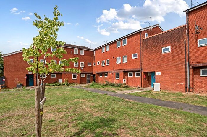 2 Bedroom Apartment To Rent In Dane Court, Aylesbury, HP21