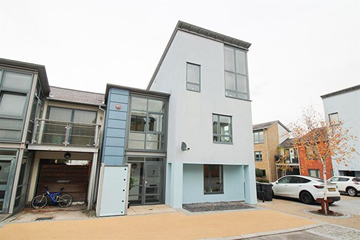 2 Bedroom Flat For Sale In Simplicity Lane, Newhall, Harlow, CM17