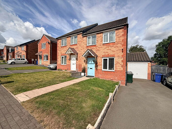 3 Bedroom Semi Detached House For Sale In Highfield Grange Close, Wombwell, Barnsley, S73