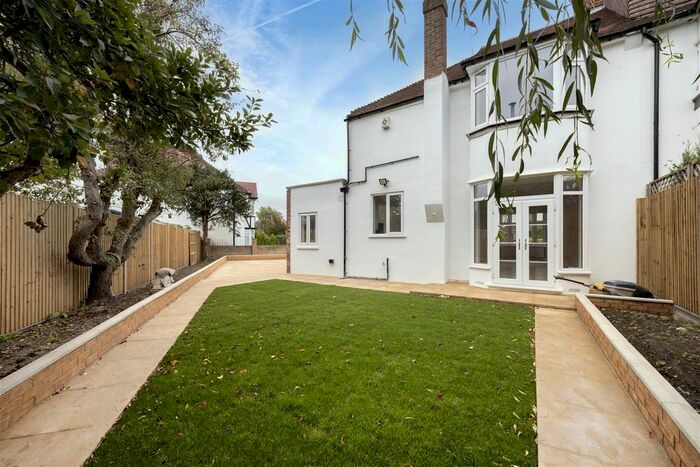 4 Bedroom Semi-Detached House To Rent In Sispara Gardens, Wandsworth, SW18