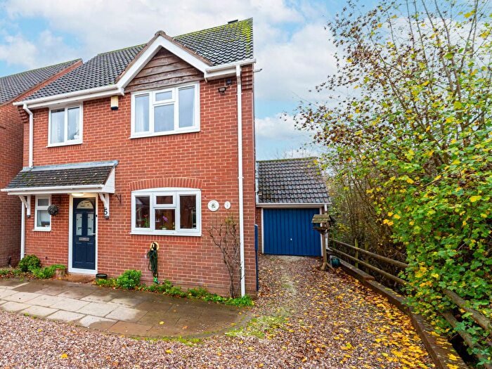 4 Bedroom Detached House For Sale In The Orchard, Crabtree Lane, Bromsgrove, Worcestershire, B61