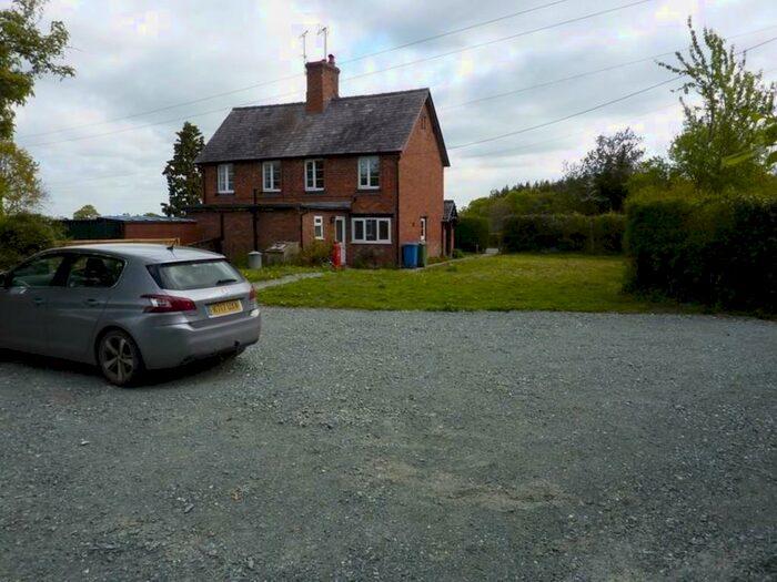3 Bedroom Semi-Detached House To Rent In Overton Road, Bangor-on-Dee, LL13
